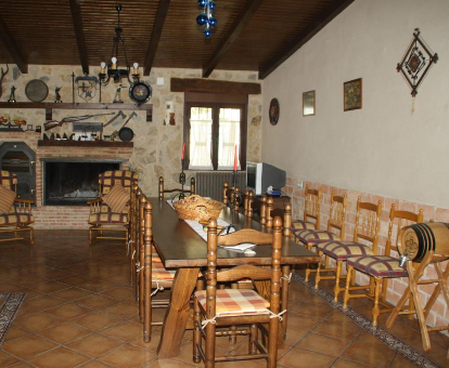 Foto del amplio comedor de villa casa rural La Gotera 