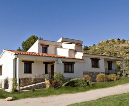 Foto de la entrada a villa Casas Rurales el Cerrete de Haro