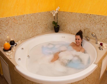 Casa Nuri cuenta con una bañera de hidromasajes ideal para pasar las noches luego de un largo día practicando actividades a las afueras de la casa