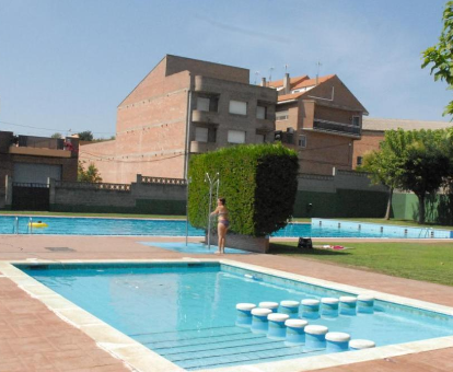Foto de Ca La Pia donde se muestra la piscina al aire libre del lugar