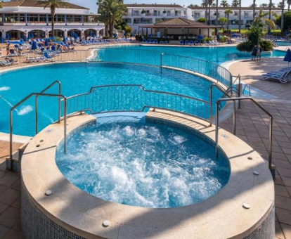 Foto de la piscina con jacuzzi en el Hotel Princesa Playa