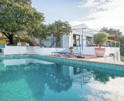 Foto de Villa in Moclinejo With Paradiso tomada desde la piscina