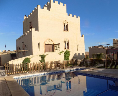 Foto de Villa casa rural Alcazabal tomada desde la zona de la piscina