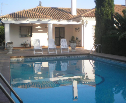 Foto tomada desde la piscina a Villa Casa del Madrono