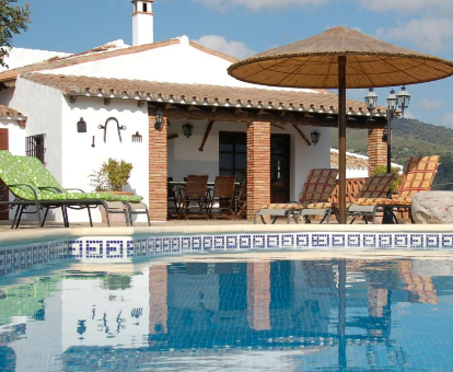 Foto de villa Cortijo Lagarin tomada desde la zona de la piscina
