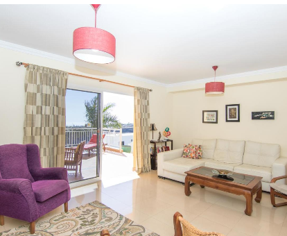 Foto de la elegante sala de estar de Villa Mirador de la Data