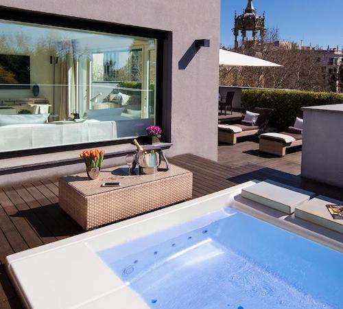 Hoteles ROMÁNTICOS y con ENCANTO con piscina privada y Jacuzzi® en la  habitación