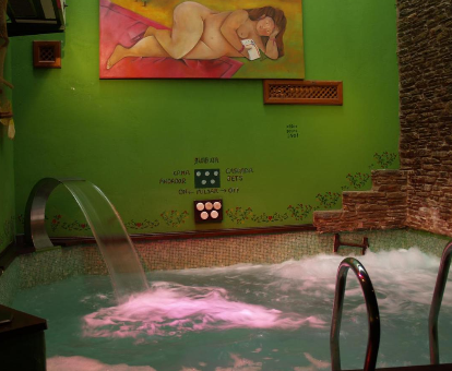 Foto de la bañera de hidromasaje en el spa