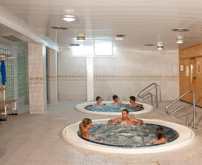 Foto de las bañeras de hidromasaje en el Spa