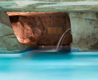Foto de las piscinas interiores en el Spa