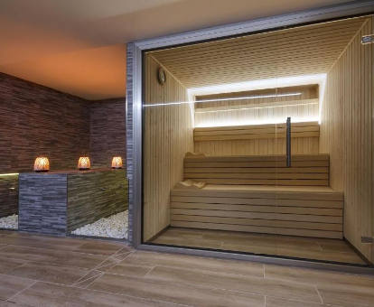 Foto de la sauna y pediluvio del spa