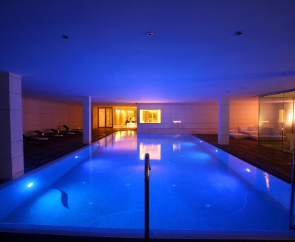 Foto del spa con piscina climatizada